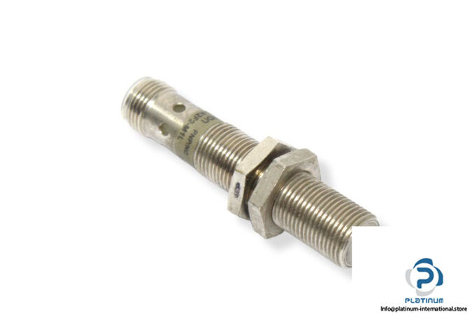 omron-E2EL-X2F2-M1L-cylindrical-proximity-sensor