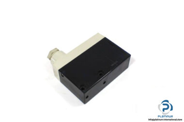 telemecanique-XUJ-K123538-photoelectric-diffuse-sensor